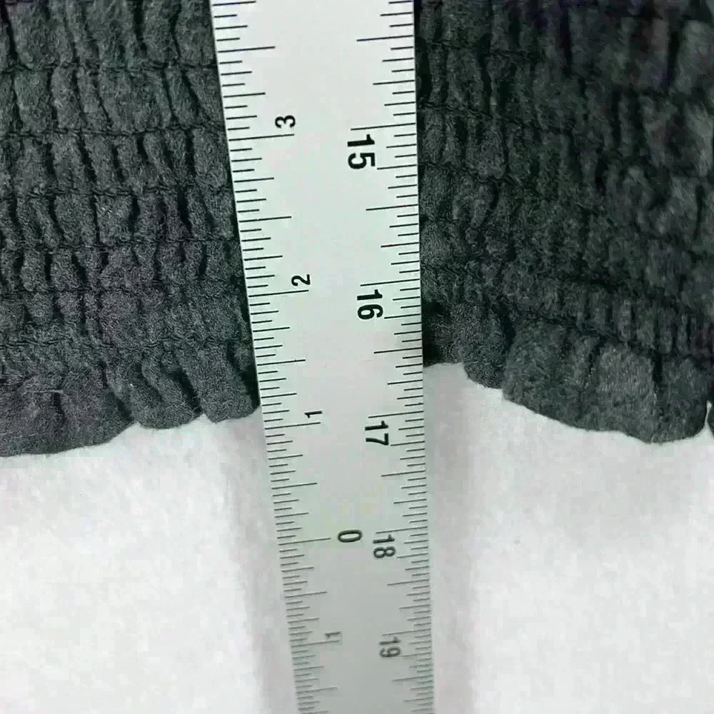 Zara Crop Shirred Elastic Top Size Medium Gray Long Sleeves Ruffled Caps